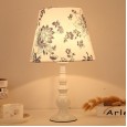 Modern minimalist table lamp bedroom bedside lamp northern European-style princess wedding wedding room girl decoration home lamp