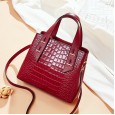 Spring and summer new crocodile pattern female portable female bag new fashion trend first layer cowhide shoulder bag leather female bag
