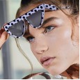 Personality triangle cat eye ladies sunglasses trend small frame sunglasses polka dot wild street shooting glasses S9044