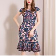 Spring new embroidered fish pendulum hip short sleeve one-step skirt fashion women